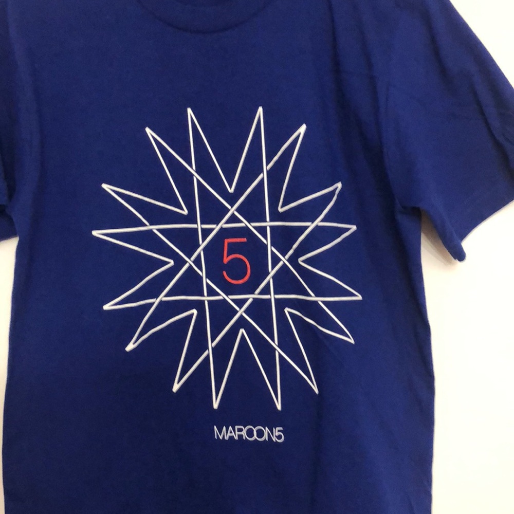 Maroon 5 2017 concert shirt blue medium
